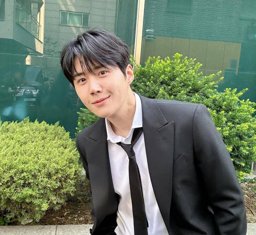Kim Seonho (instagram.com/seonho__kim)
