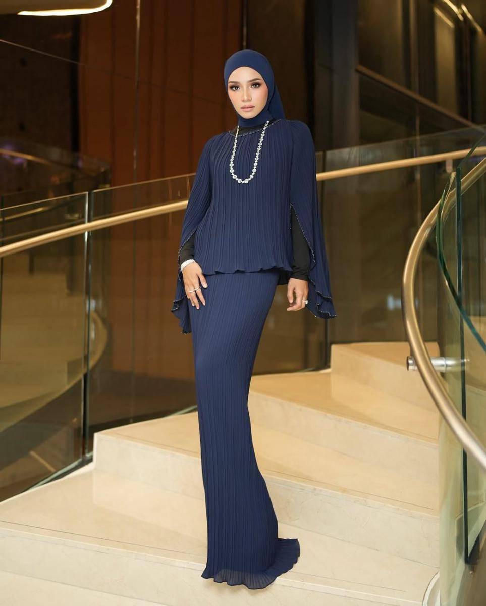 potret ide outfit buka bersama ala Ummi Nazeera (instagram.com/umminazeera)