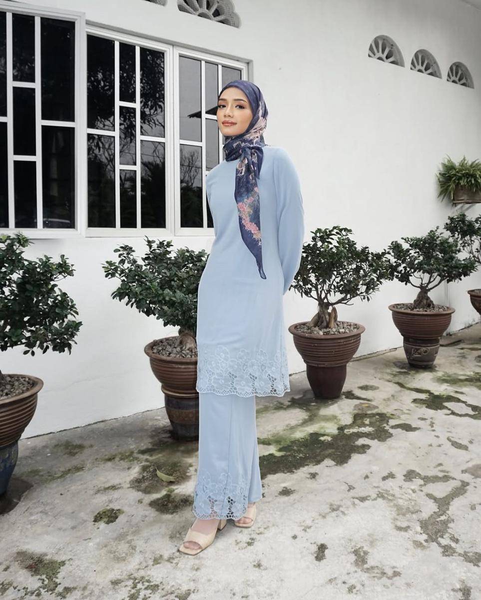 potret ide outfit buka bersama ala Ummi Nazeera (instagram.com/umminazeera)