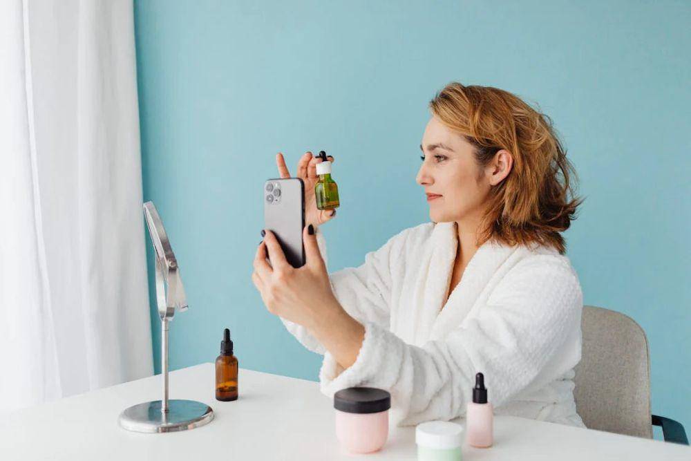 ilustrasi review skincare (pexels.com/Photo By: Kaboompics.com)