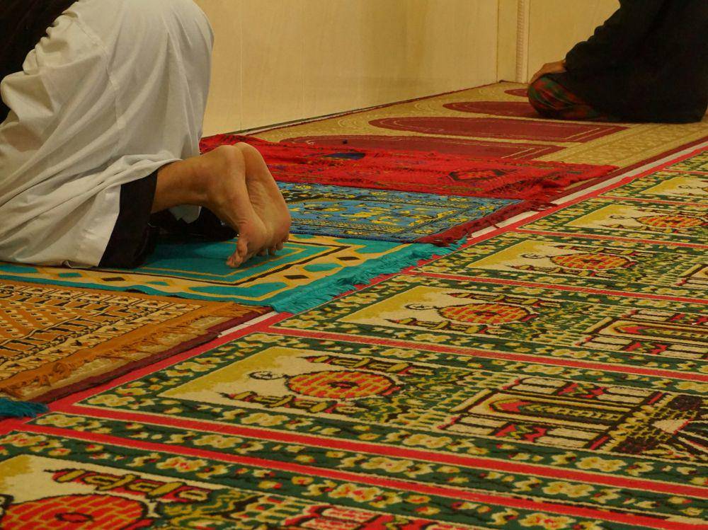 ilustrasi karpet (unsplash.com/Madrosah Sunnah)