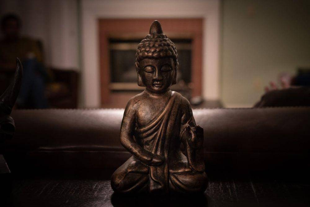 ilustrasi patung Buddha (pexels.com/Sunilkumar Krishnamoorthy)