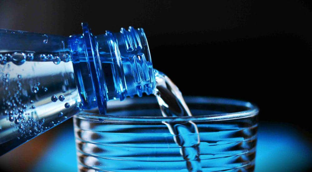 ilustrasi air mineral (pexels.com/Pixabay)