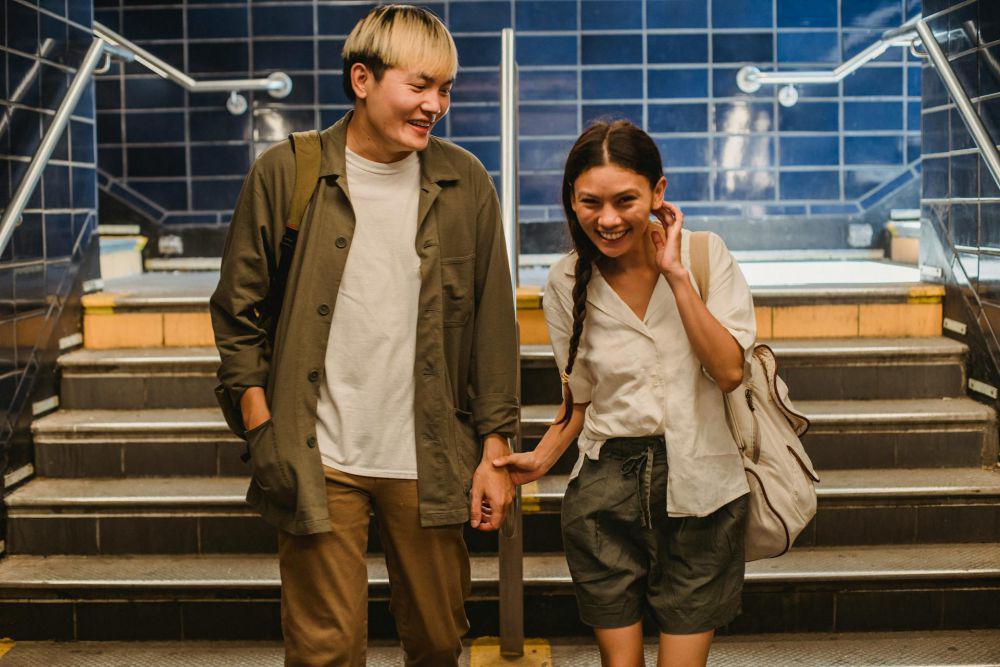 5 Bahasa Tubuh yang Harus Kamu Hindari Saat First Date, Wajib Tahu
