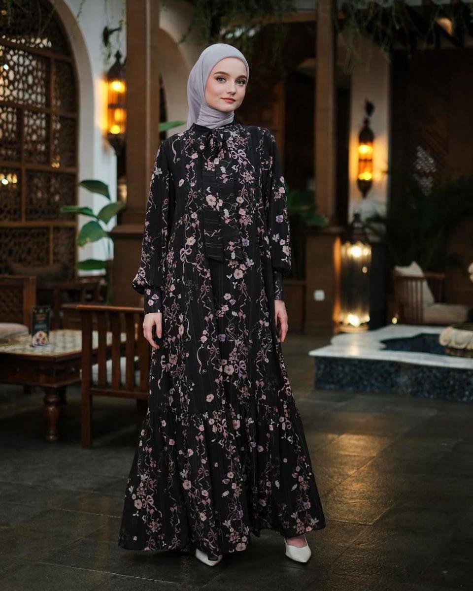 Koleksi baju muslim untuk Lebaran 2025 (instagram.com/adeola.scarf)