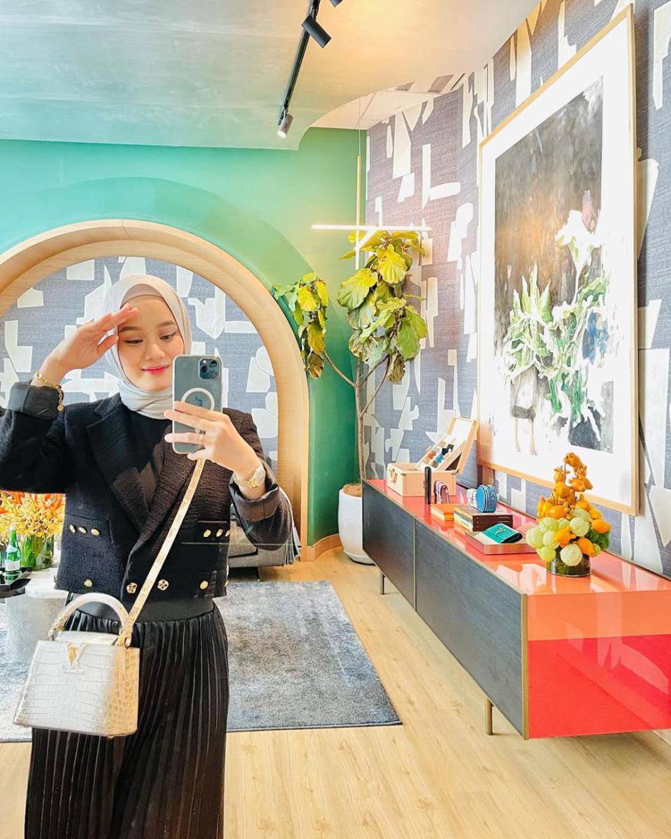 Dinda Hauw (instagram.com/ dindahw)