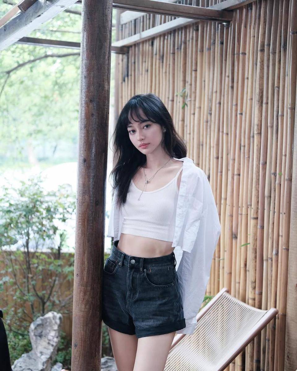 Indahkus (instagram.com/indahkus_)
