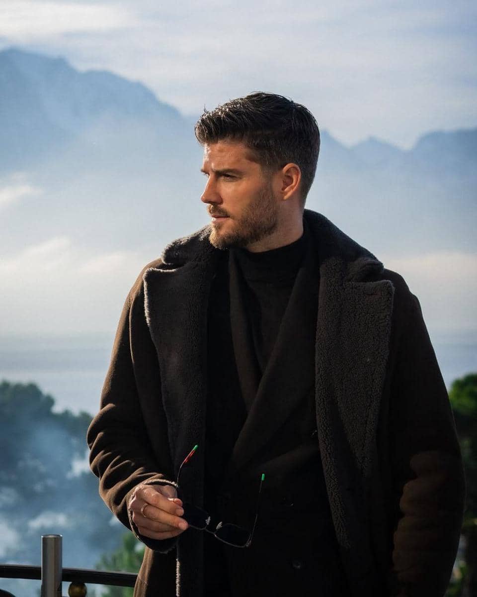 8 Gaya Rambut Anime untuk Pria yang Keren dan Charming | IDN Times