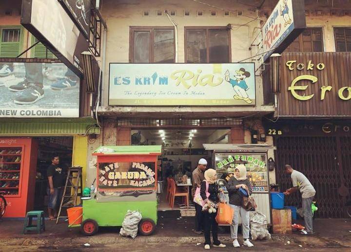 Suasana dilokasi es krim Ria Medan (Instagram @rianarian)