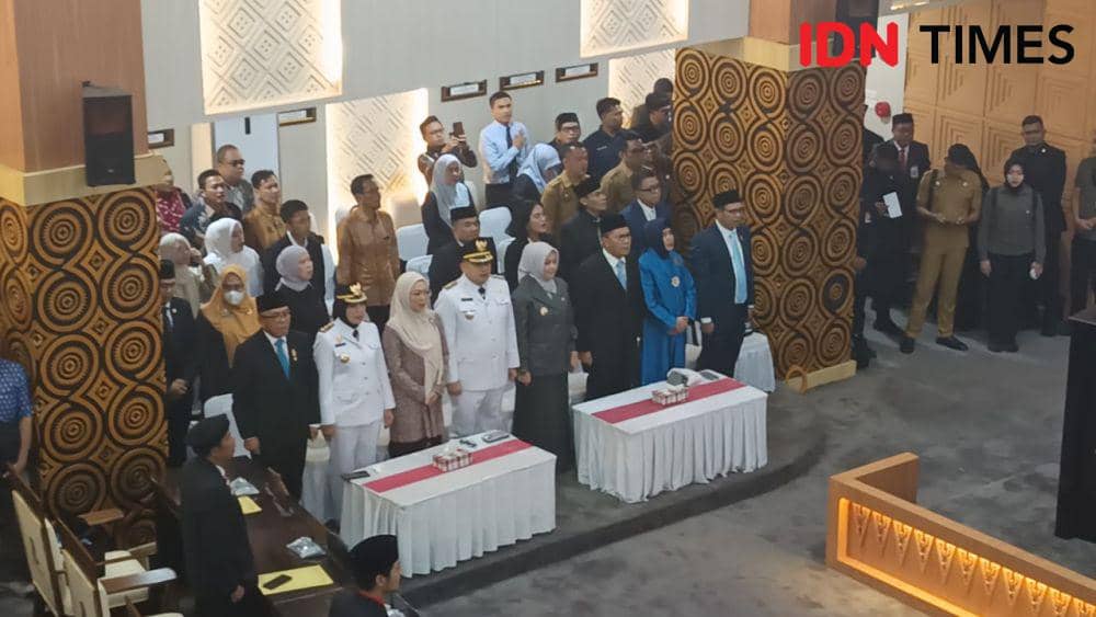 Serah terima jabatan Wali Kota Makassar dari M. Ramdhan 'Danny' Pomanto kepada Munafri Ariduddin, Senin (3/3/2025). (IDN Times/Ashrawi Muin)