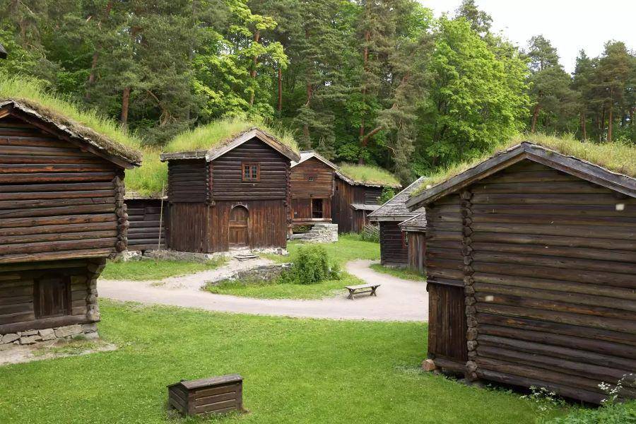 Østerdalen: sebuah desa pertanian di Norsk Folkemuseum (norskfolkemuseum.no)