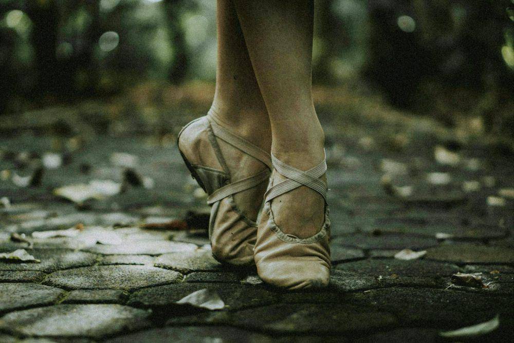 ilustrasi sepatu ballet (pexels.com/Kuya Yus)