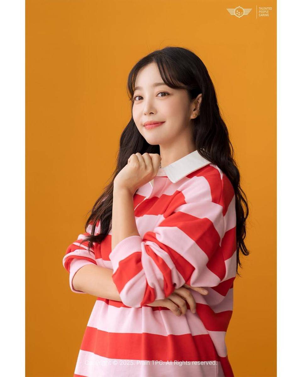 Kim Ga Eun (instagram.com/praintpc_official)