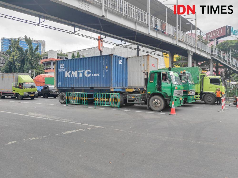 Gegara Banjir, Akses Keluar Gerbang Tol Bekasi Barat Ditutup Total