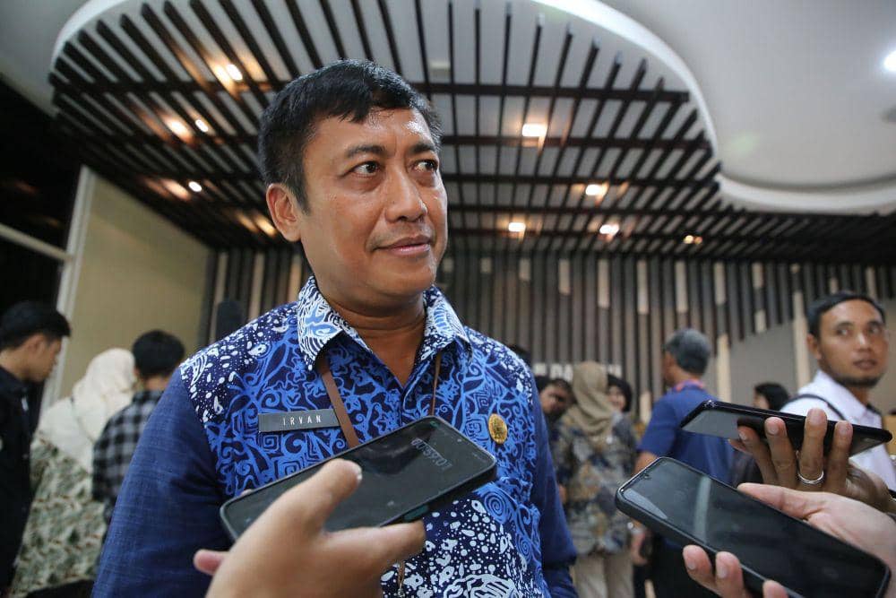 Pemkot Surabaya Gak Mengurangi Program Kemiskinan-Pendidikan