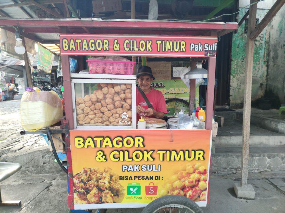 Cilok Batagor Pak Suli, Puluhan Tahun jadi Favorit Mahasiswa