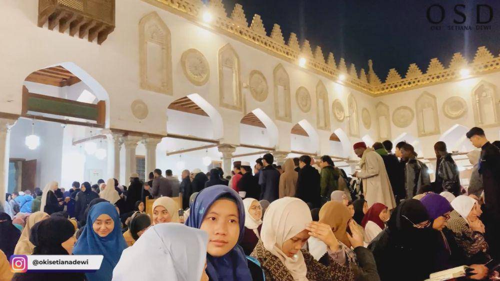 Oki Setiana Dewi ramadan di Mesir (YouTube.com/Oki Setiana Dewi)