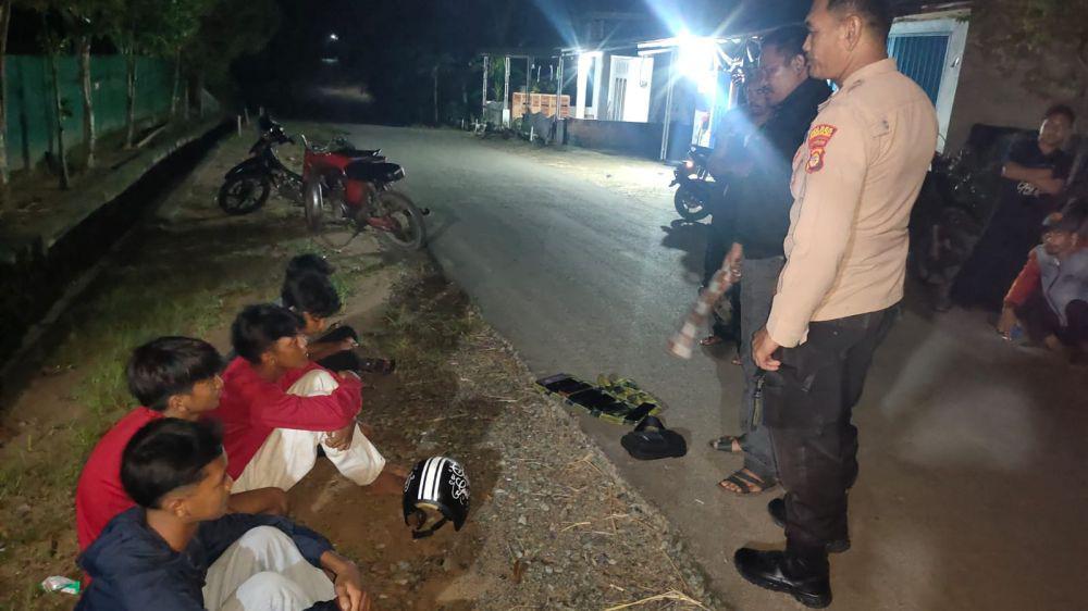 Polisi Bekuk 7 Remaja Hendak Tawuran Modus Perang Sarung di Lamsel