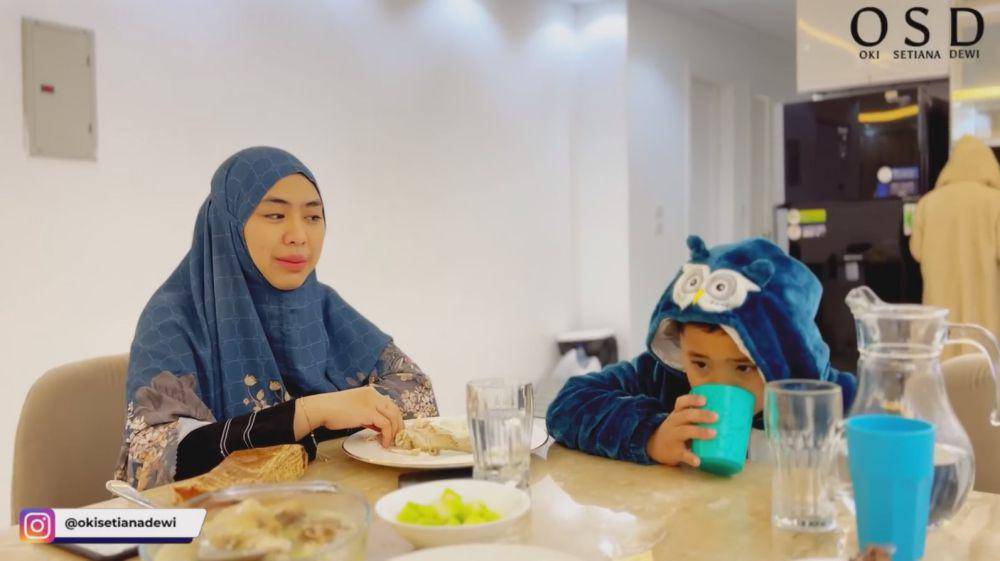 Oki Setiana Dewi ramadan di Mesir (YouTube.com/Oki Setiana Dewi)
