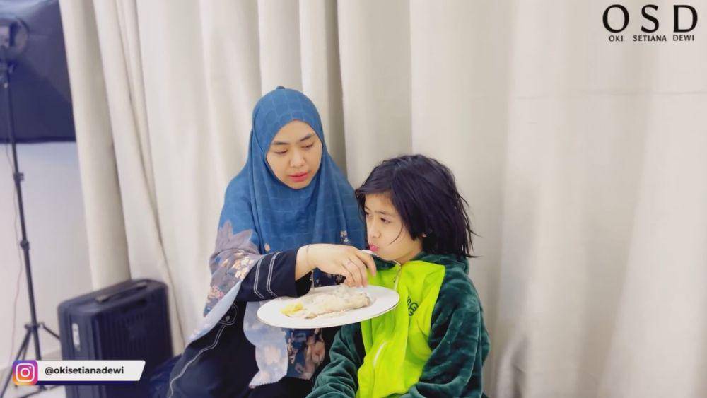 Oki Setiana Dewi ramadan di Mesir (YouTube.com/Oki Setiana Dewi)