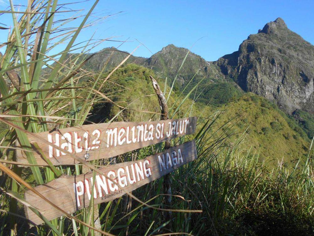 Potret Gunung Kelud, Jawa Timur (jadesta.kemenparekraf.go.id)