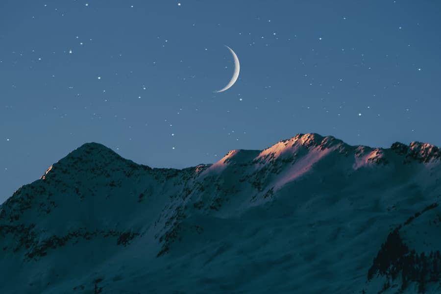 ilustrasi bulan sabit (unsplash.com/Benjamin Voros)