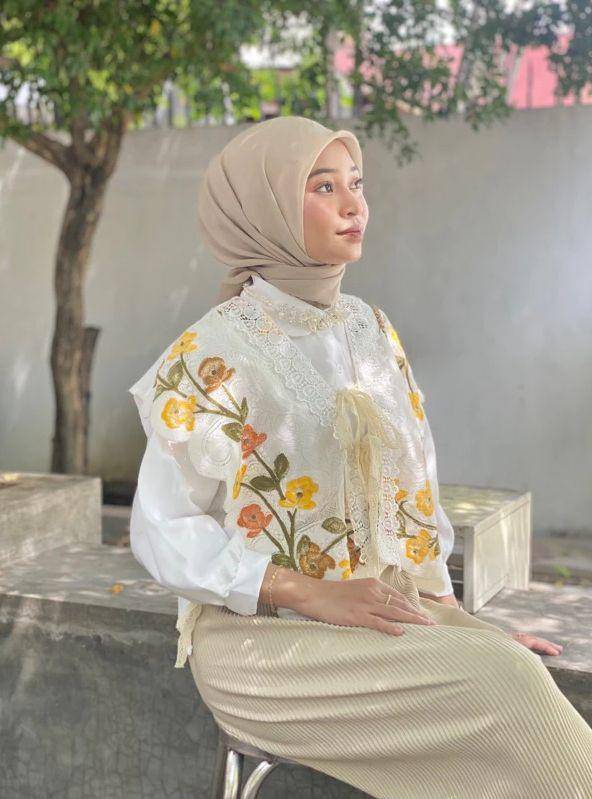 Rekomendasi Outer Vest untuk Lebaran 2025 (shopee.co.id/monzninoenshop)