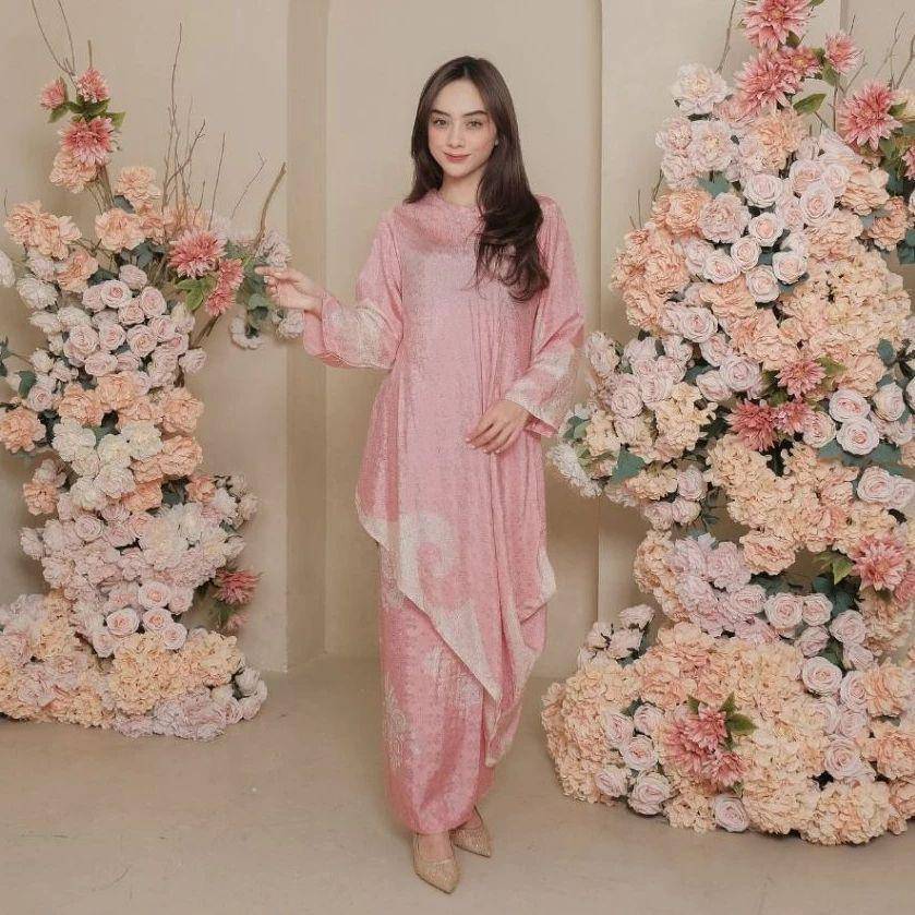 Rekomendasi Baju Kurung untuk Lebaran 2025 (shopee.co.id/Kinnas Batik)