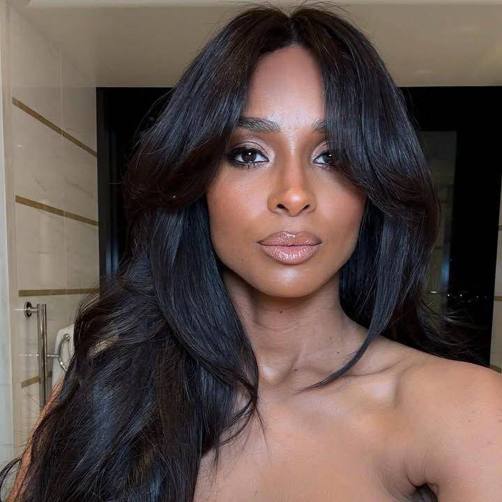 warna rambut espresso gotik lembut (instagram.com/ciara)