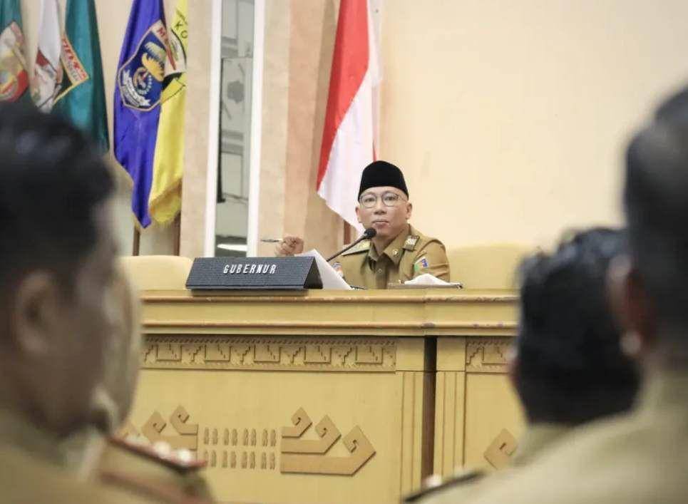 Penyampaian briefing perdana bersama seluruh Kepala Organisasi Perangkat Daerah (OPD) di lingkungan Pemprov Lampung, Senin (3/3/2025). (Dok. Pemprov Lampung).