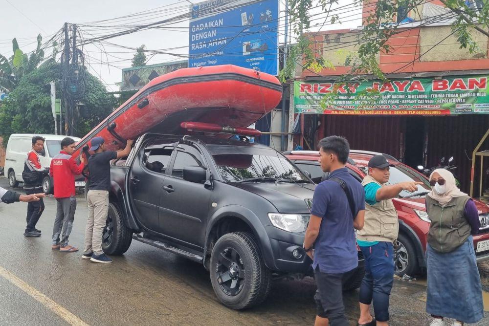 Kemensos Gelontorkan Bantuan Rp2,09 M untuk Banjir Jakarta-Bogor-Bekasi