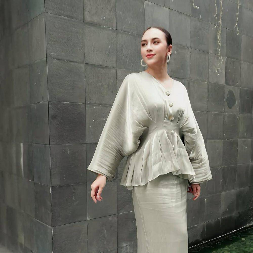 potret ide busana klasik Melayu ala Diana Danielle (instagram.com/dianadanielleb)