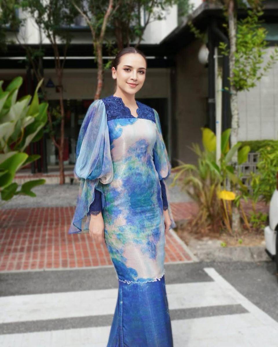 potret ide busana klasik Melayu ala Diana Danielle (instagram.com/dianadanielleb)