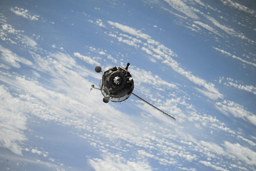 Satelit Militer Rahasia Rusia Melepaskan Objek Misterius ke Orbit