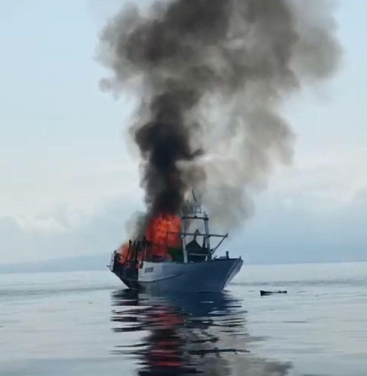 Kapal Nelayan Hangus Terbakar di Lombok Utara, 3 Korban Selamat