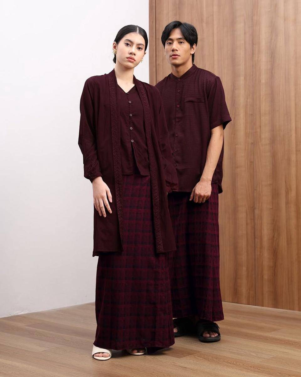 Koleksi One Set Lebaran 2025 (instagram.com/thenblank)