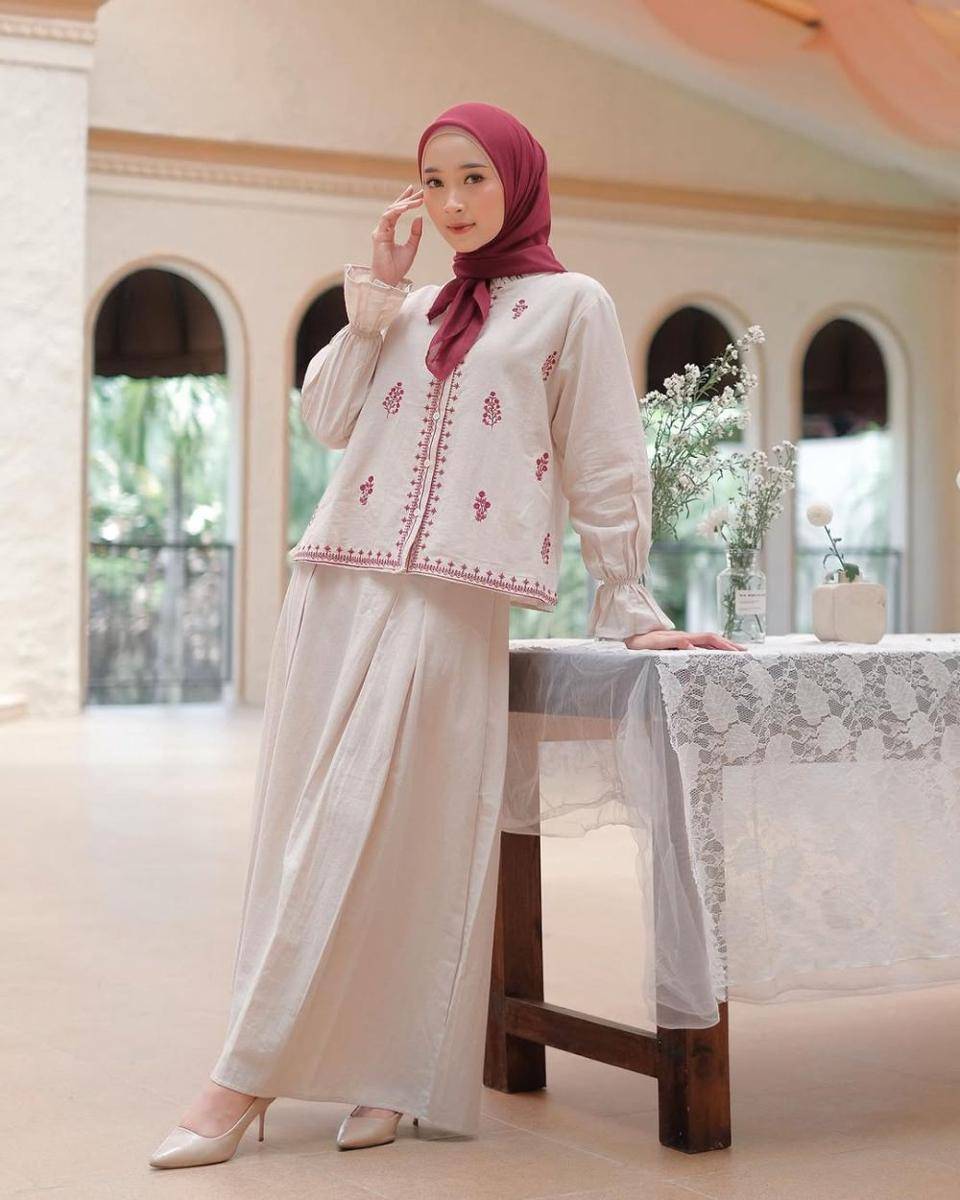 Koleksi One Set Lebaran 2025 (instagram.com/shopatkey)