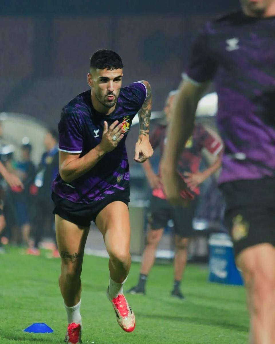 Pemain Persik Kediri saat berlatih. Instagram.com/persikfcofficial