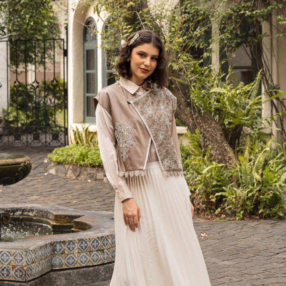Rekomendasi Outer Vest untuk Lebaran 2025 (shopee.co.id/VAIA Official Shop)