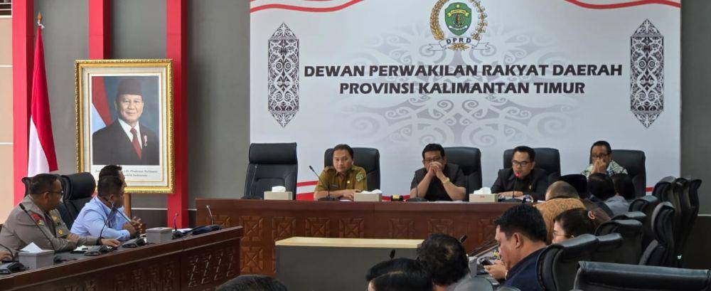 RDP yang berlangsung di DPRD Kaltim membahas kelanjutan penanganan paska ditabraknya Jembatan Mahakam. (Dok. Istimewa)
