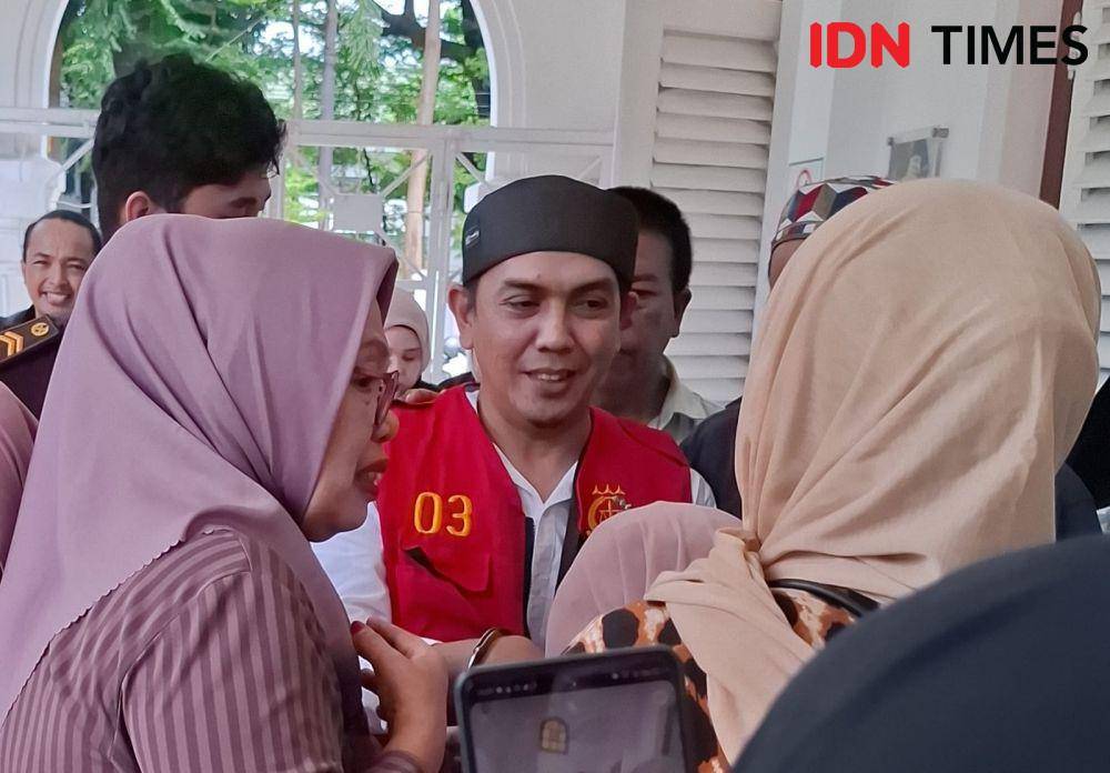 Mustadir Dg Sila, pemilik produk skincare FF di Makassar, kembali menjalani persidangan, Selasa (4/3/2025). IDN Times/Darsil Yahya