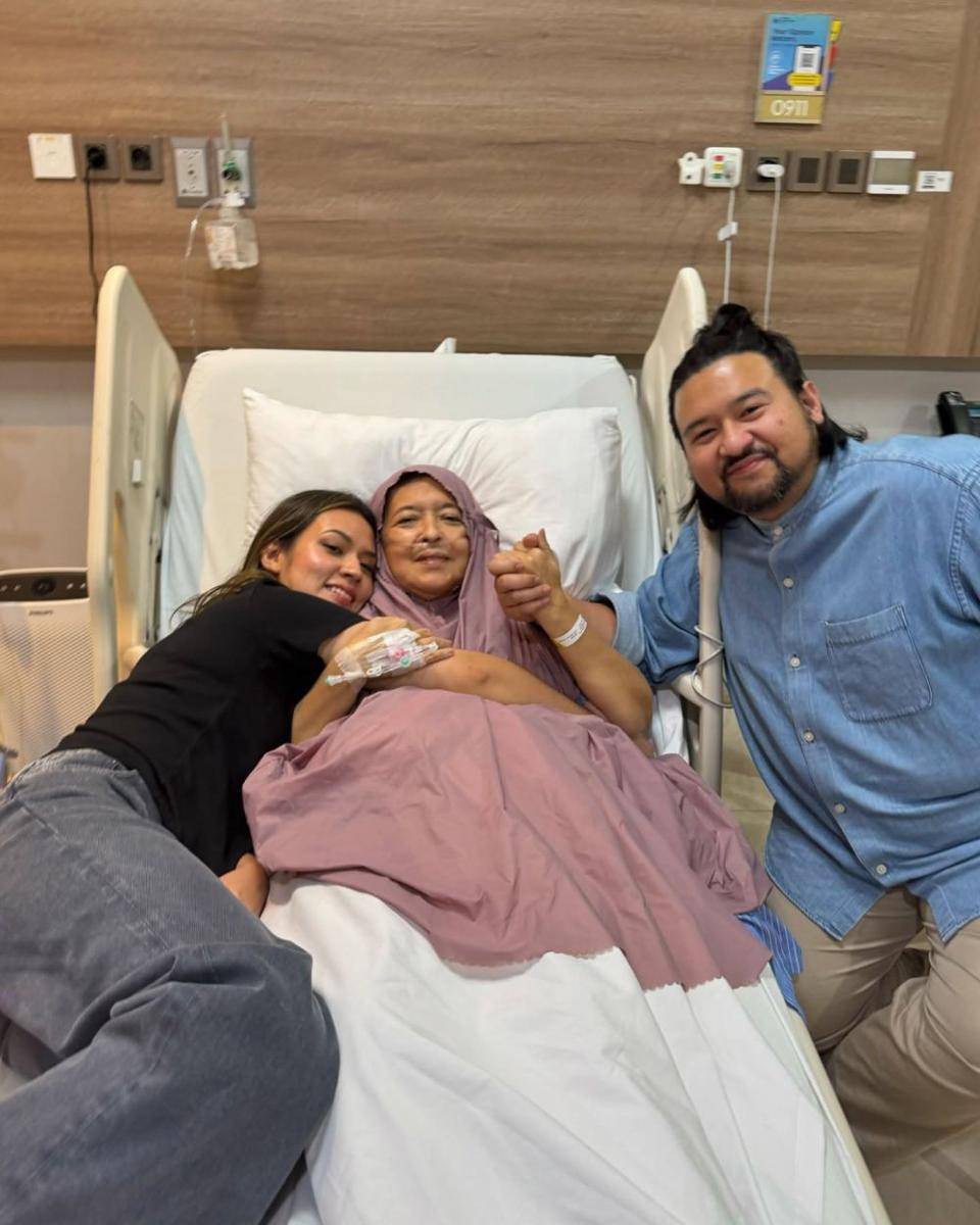 Raisa temani ibunda di rumah sakit (instagram.com/rinaldinurpratama)