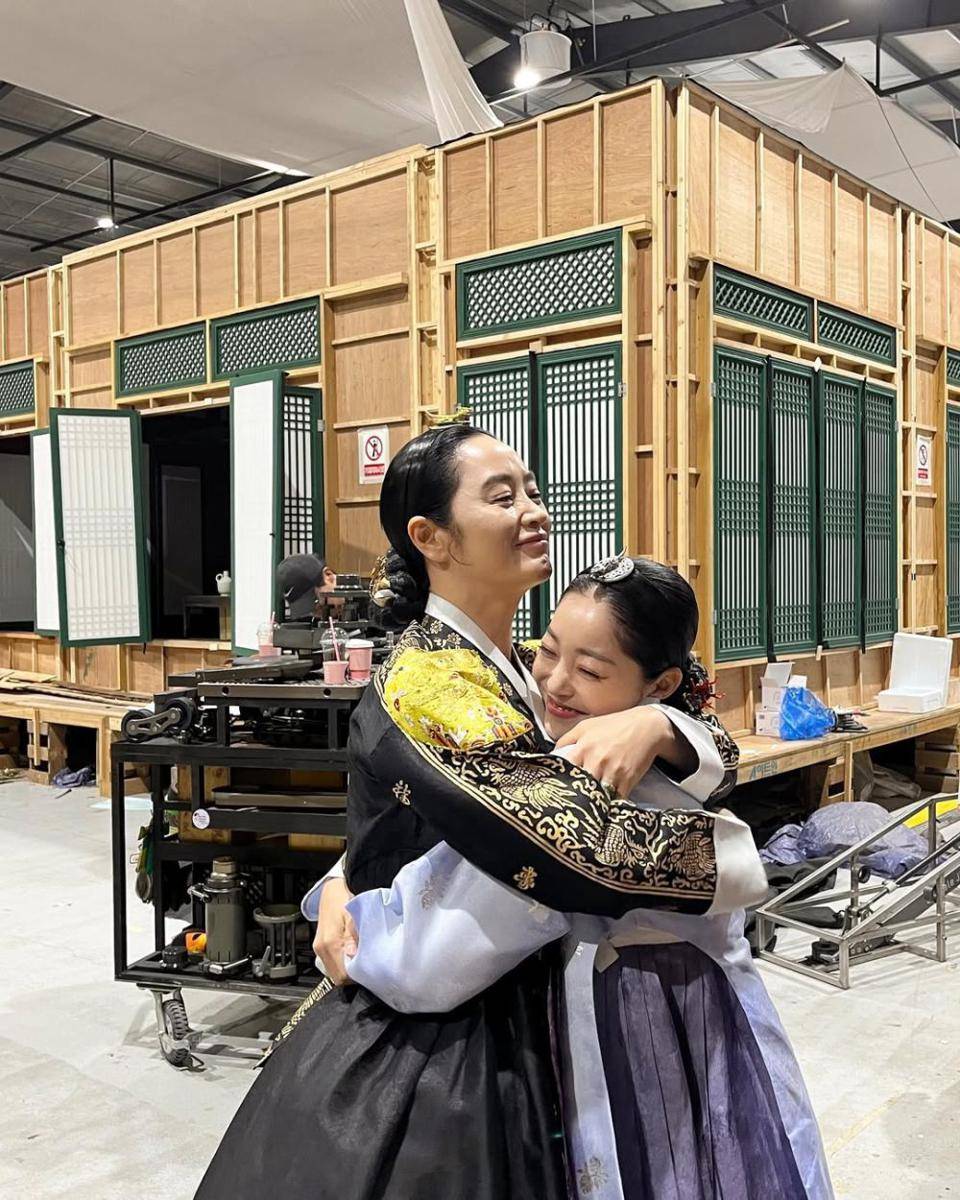 di balik layar drama Under the Queen's Umbrella (instagram.com/ggani8918)