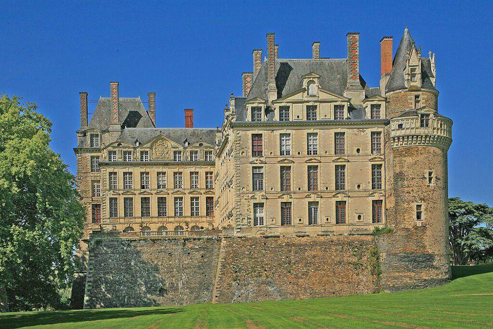 Château de Brissac (commons.wikimedia.org/wiki/W. Bulach)