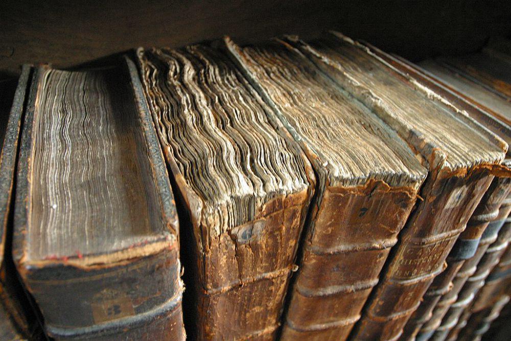 5 Buku Terlarang yang Dihubungkan dengan Energi Mistis dan Dunia Gaib