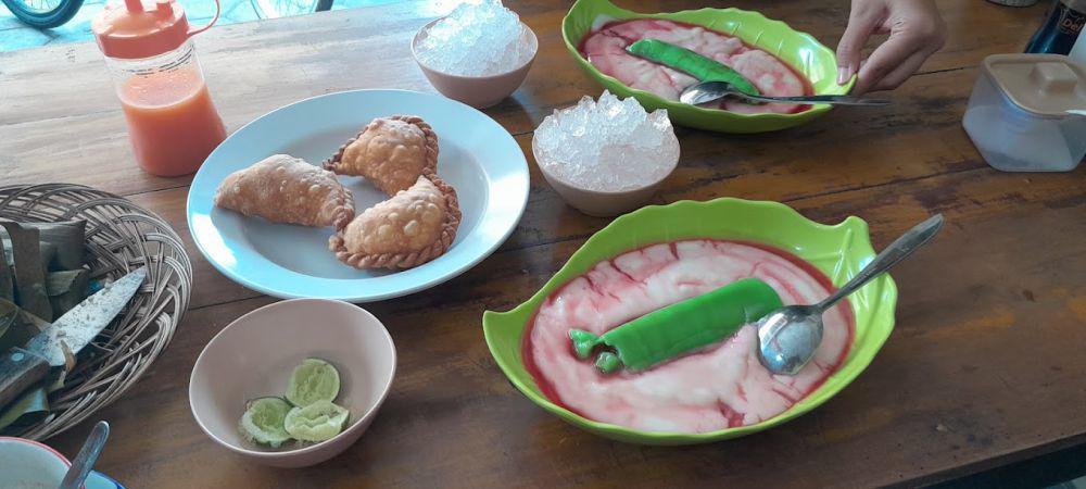 Coto Makassar Marasa, Es Pisang Ijonya Andalan di Jogja