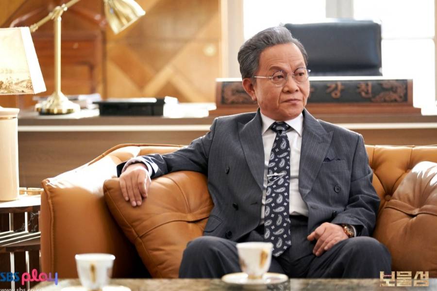 Still cut Buried Hearts (dok. SBS/Buried Hearts)