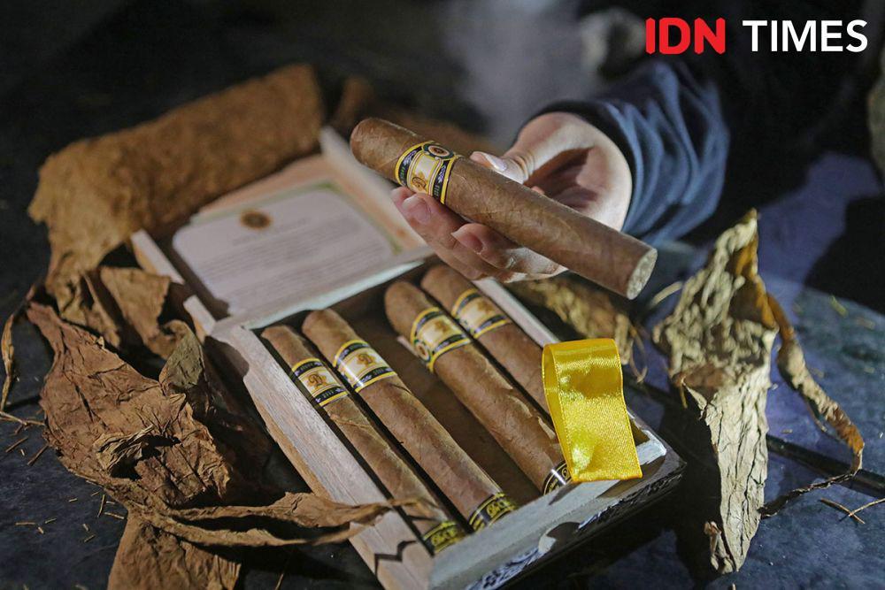 Nikmati Perjalanan Rasa Tembakau Deli dari Cigar Racikan Andi Muzani