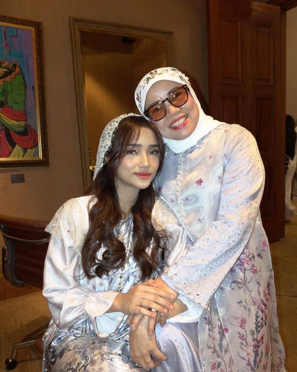 makeup natural untuk lebaran 2025 (instagram.com/fuji_an)