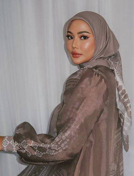 makeup natural untuk lebaran 2025 (instagram.com/daraarafah)